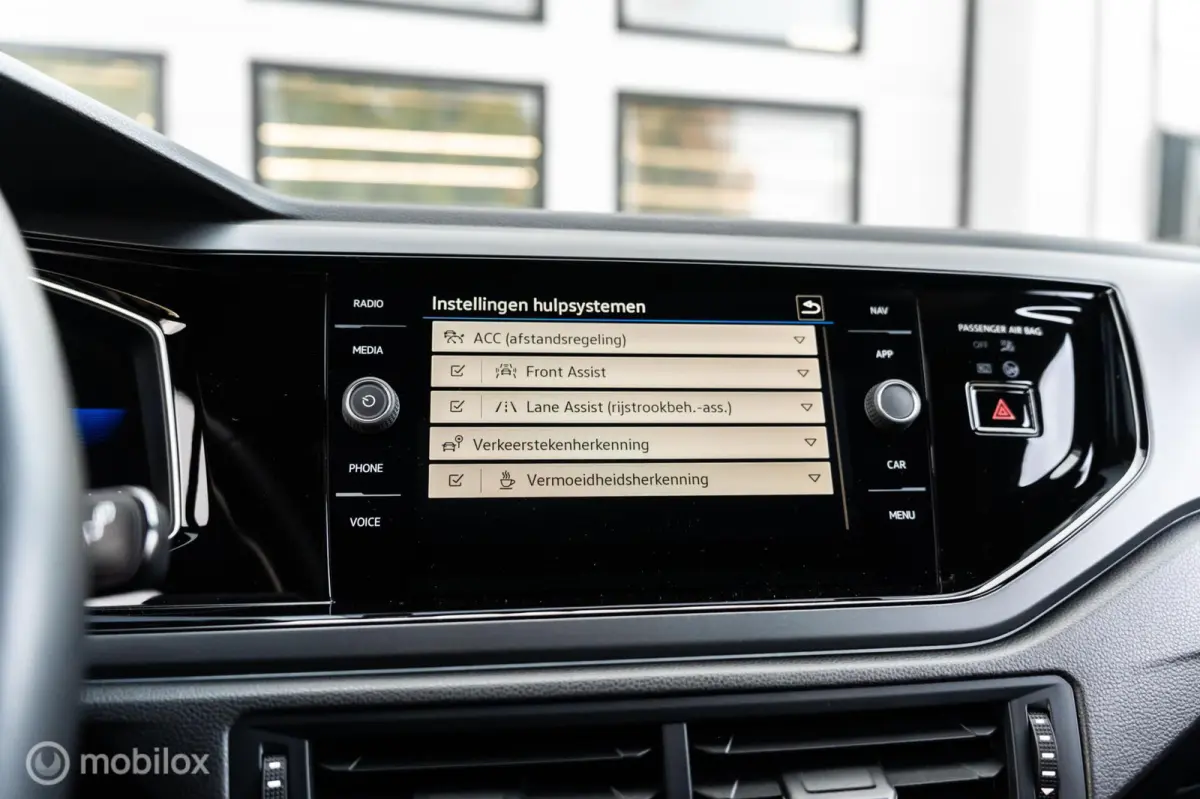 1.0 TSI 3X R-Line PANO IQ-LIGHT CAMERA BEATS
