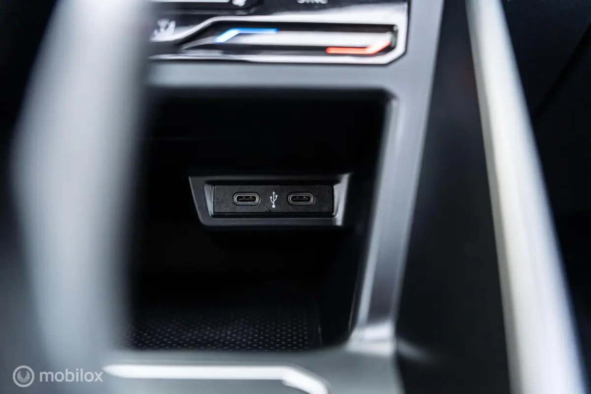 1.0 TSI 3X R-Line PANO IQ-LIGHT CAMERA BEATS