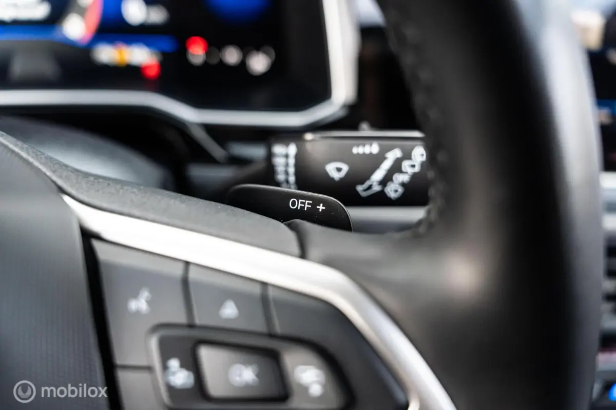 1.0 TSI 3X R-Line PANO IQ-LIGHT CAMERA BEATS