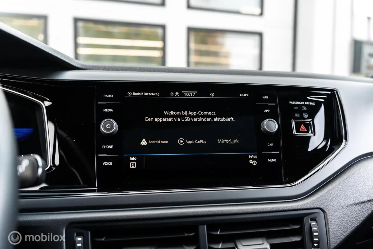 1.0 TSI 3X R-Line PANO IQ-LIGHT CAMERA BEATS
