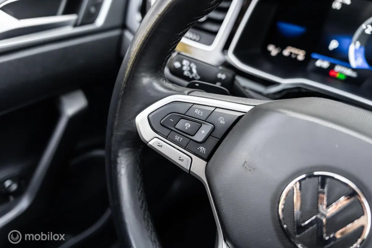 1.0 TSI 3X R-Line PANO IQ-LIGHT CAMERA BEATS