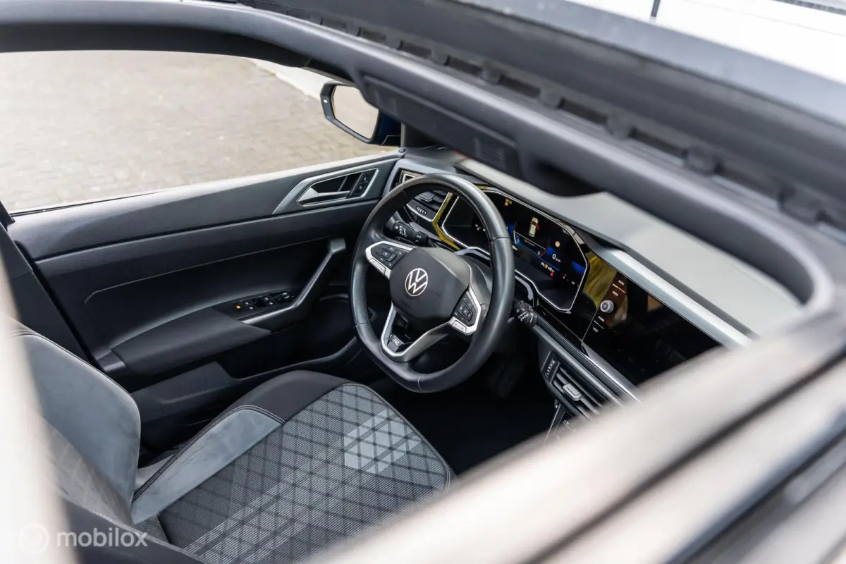 1.0 TSI 3X R-Line PANO IQ-LIGHT CAMERA BEATS