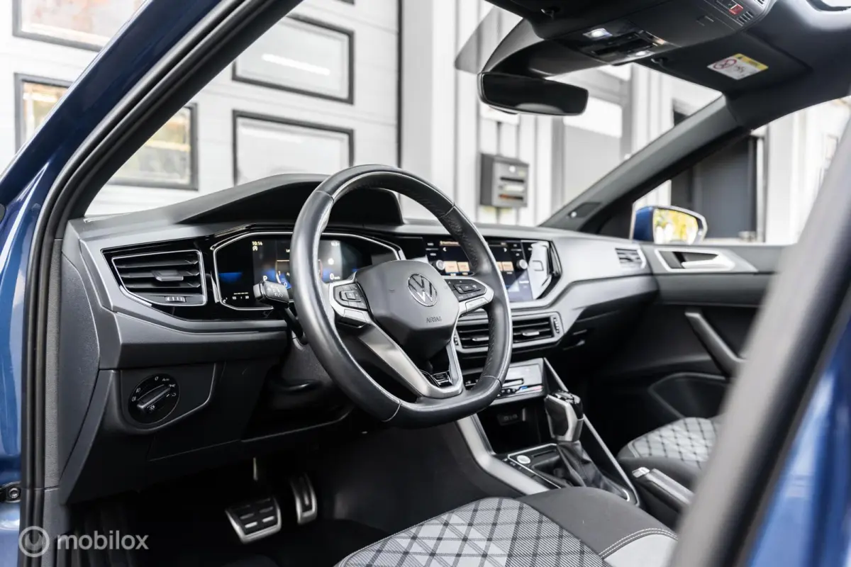 1.0 TSI 3X R-Line PANO IQ-LIGHT CAMERA BEATS