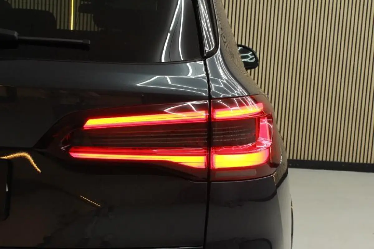 xDrive45e High Ex. M-Sport |HUD |M Stoel |Scherm Acht