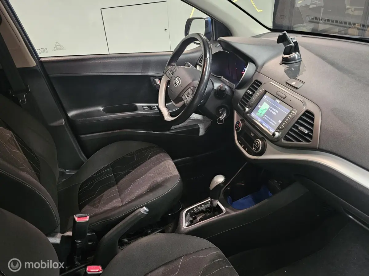1.2 CVVT DynamicLine Automaat Navi/Camera/Stoelverwarming