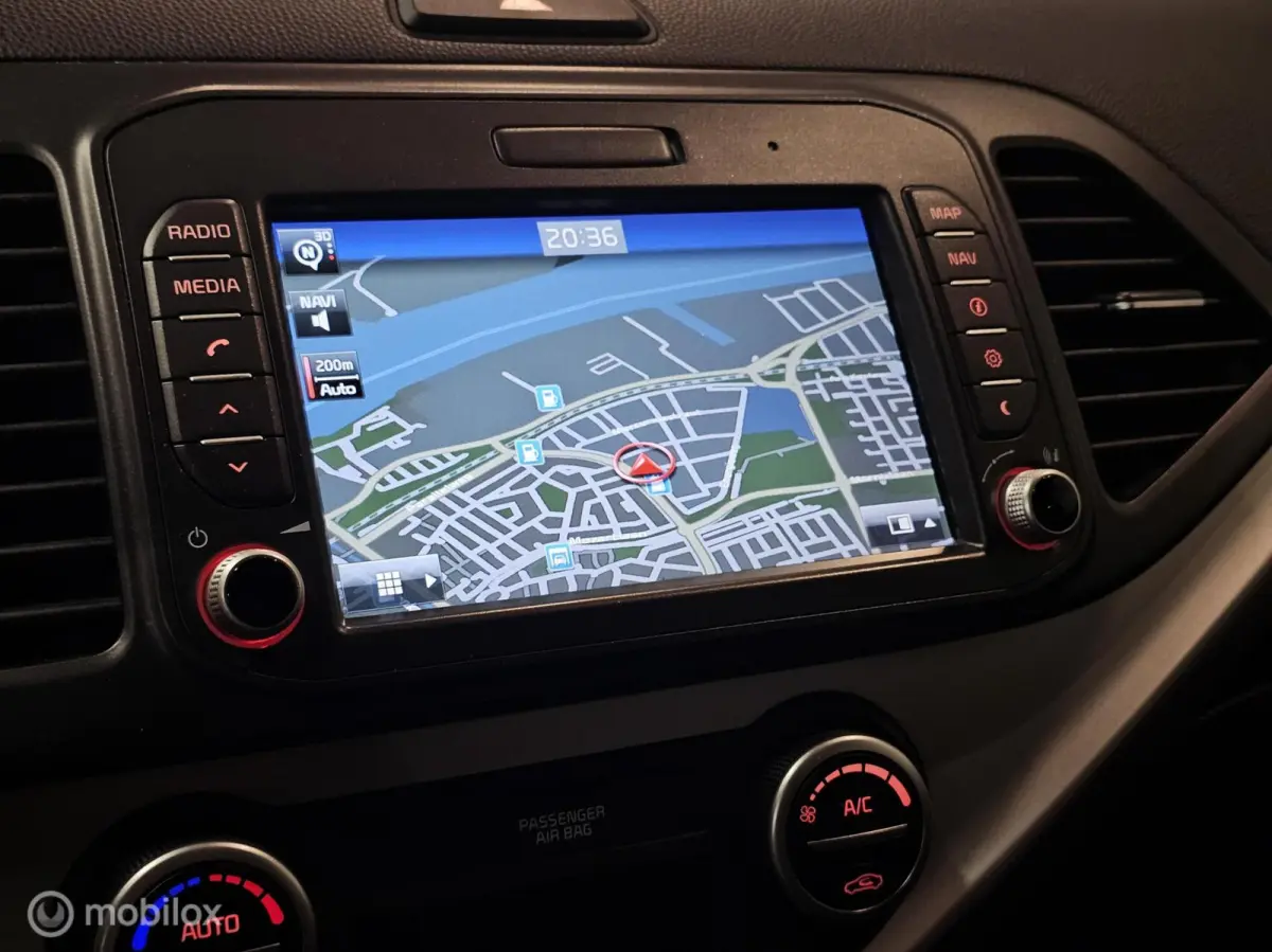 1.2 CVVT DynamicLine Automaat Navi/Camera/Stoelverwarming