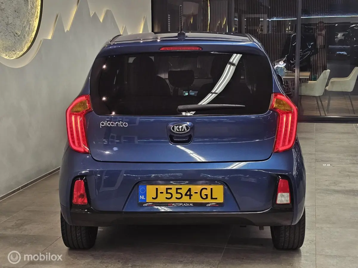 1.2 CVVT DynamicLine Automaat Navi/Camera/Stoelverwarming