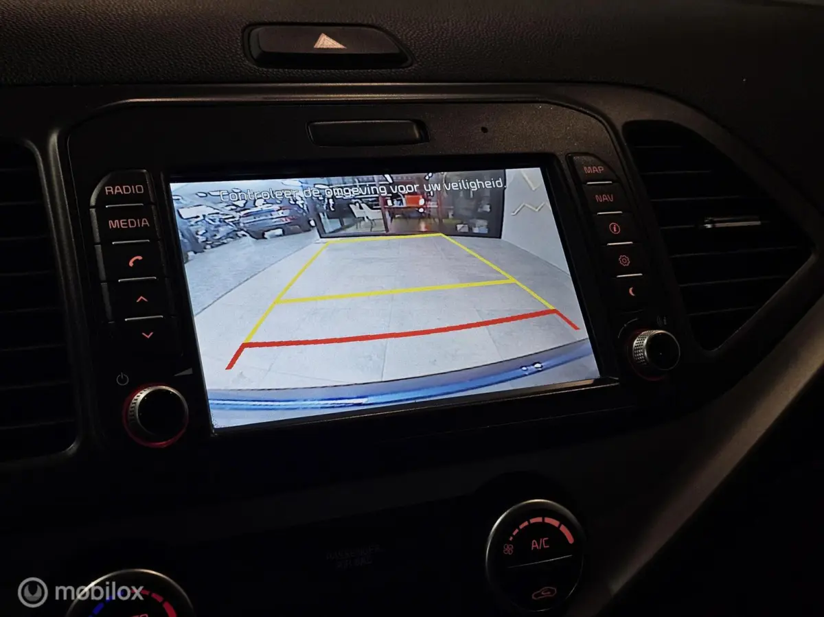 1.2 CVVT DynamicLine Automaat Navi/Camera/Stoelverwarming