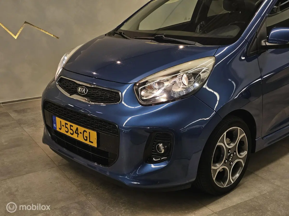 1.2 CVVT DynamicLine Automaat Navi/Camera/Stoelverwarming