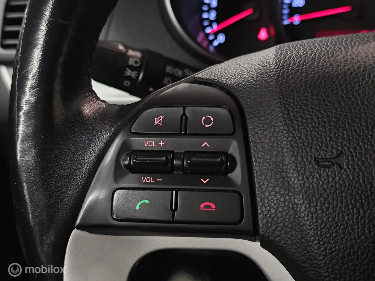 1.2 CVVT DynamicLine Automaat Navi/Camera/Stoelverwarming