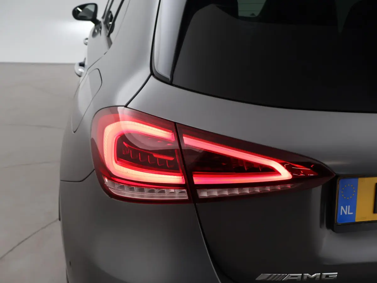 AMG 35 4MATIC 306 PK ORIG. NL PANORAMA | BURMESTER | 360 CAMERA | MAGNO MOUNTAIN GRAY | PERFORMANCE SEATS