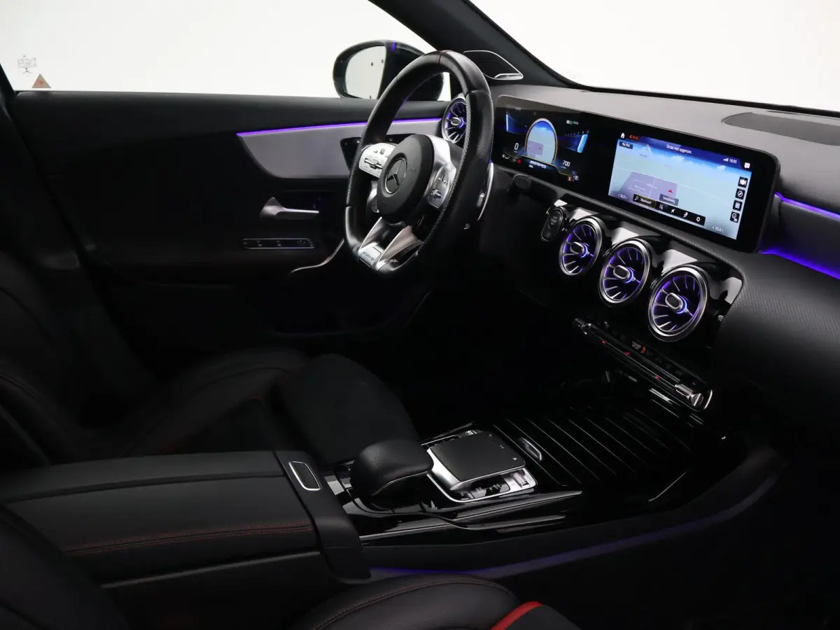 AMG 35 4MATIC 306 PK ORIG. NL PANORAMA | BURMESTER | 360 CAMERA | MAGNO MOUNTAIN GRAY | PERFORMANCE SEATS
