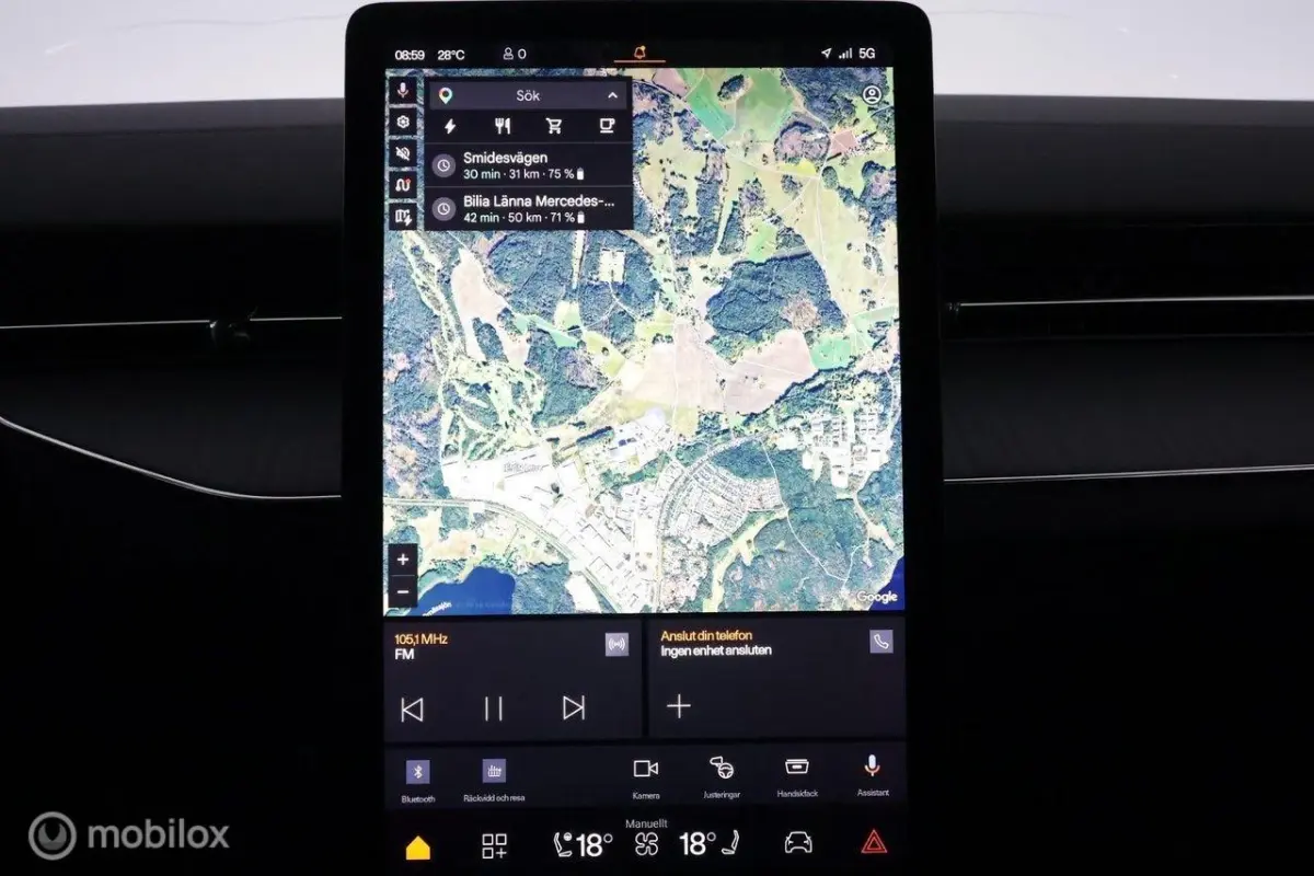 Long range Dual motor Pilot Plus 111 kWh, B&W