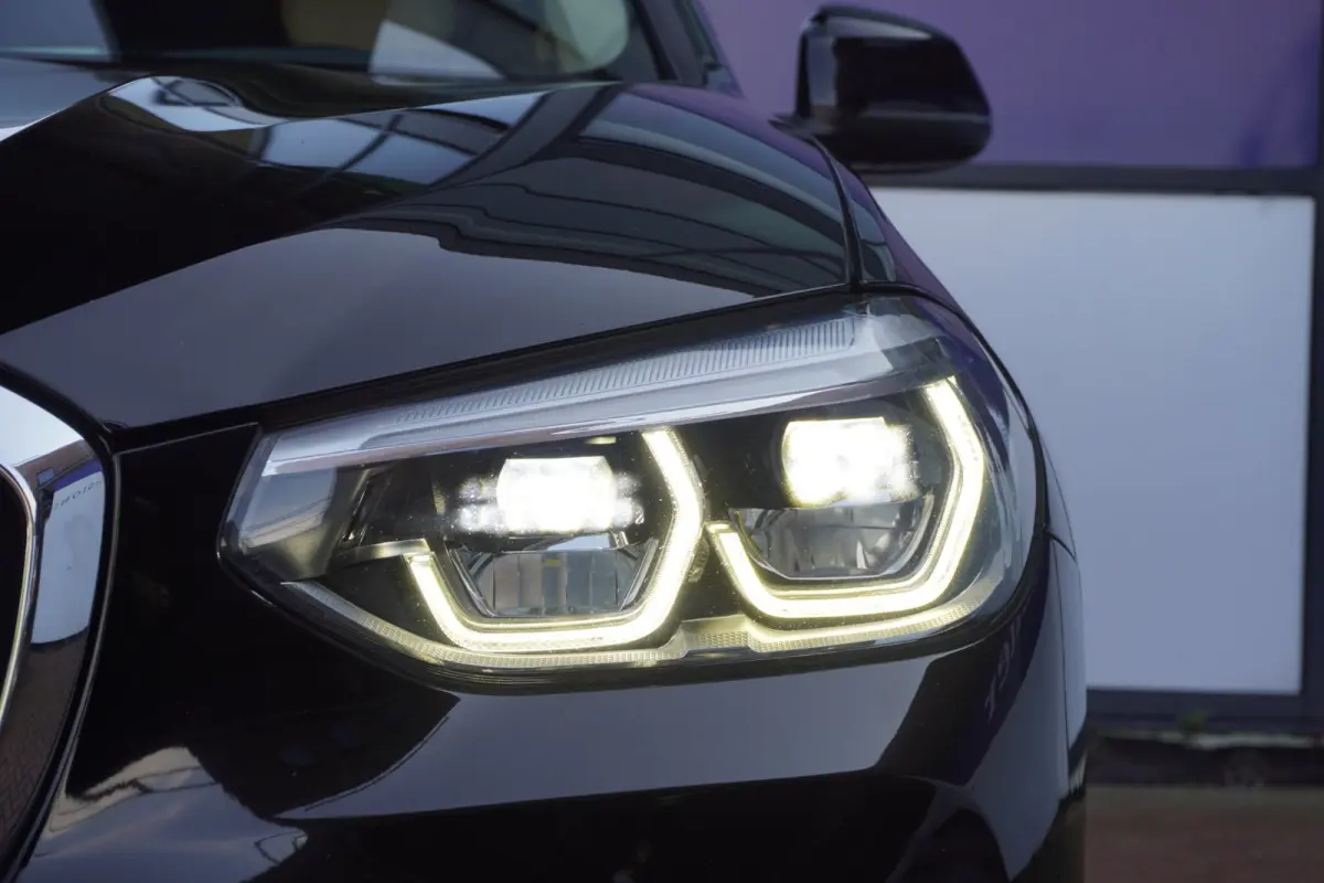 XDrive30e Executive+Led+Navigatie+Volleder+SOH 90%+ Stoel-verw+Vitrual+Elek-trekhaak+app-carplay+ 2 opladers = SUPER PRIJS