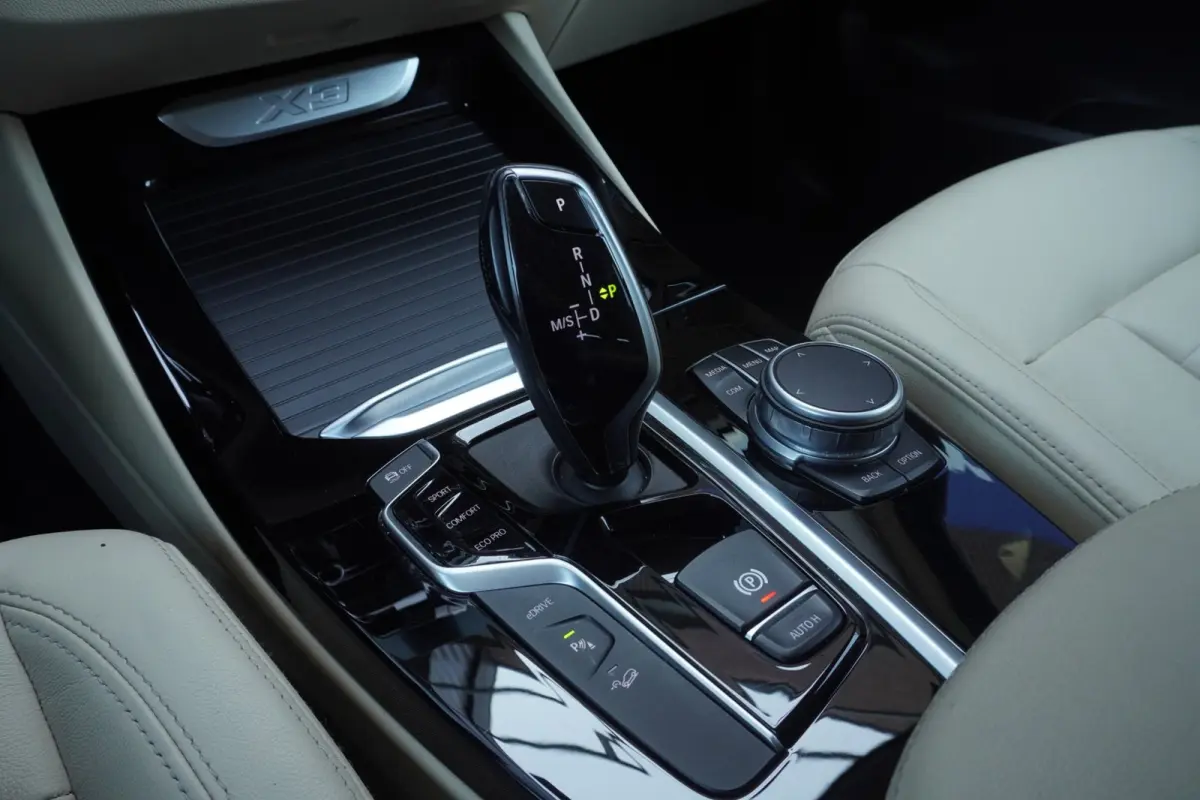 XDrive30e Executive+Led+Navigatie+Volleder+SOH 90%+ Stoel-verw+Vitrual+Elek-trekhaak+app-carplay+ 2 opladers = SUPER PRIJS