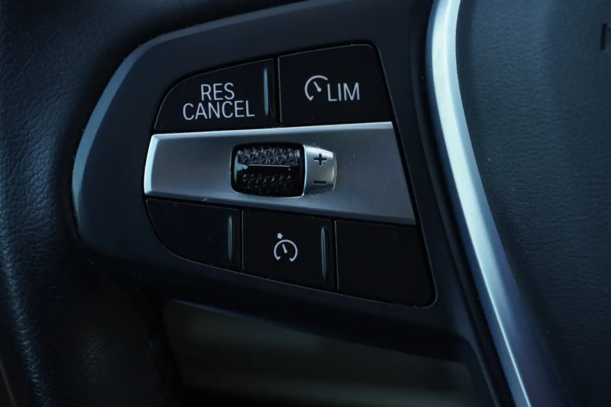 XDrive30e Executive+Led+Navigatie+Volleder+SOH 90%+ Stoel-verw+Vitrual+Elek-trekhaak+app-carplay+ 2 opladers = SUPER PRIJS