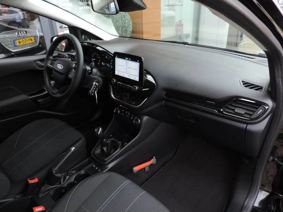 1.0-T Connected 34.000km | LED kopl | CarPlay | Airco | Cruise contr | Bluetooth | DAB | 1e Eig