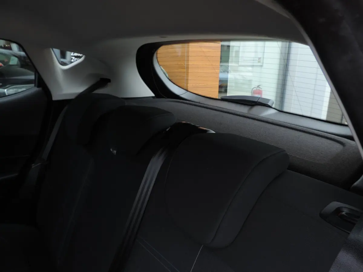 1.0-T Connected 34.000km | LED kopl | CarPlay | Airco | Cruise contr | Bluetooth | DAB | 1e Eig