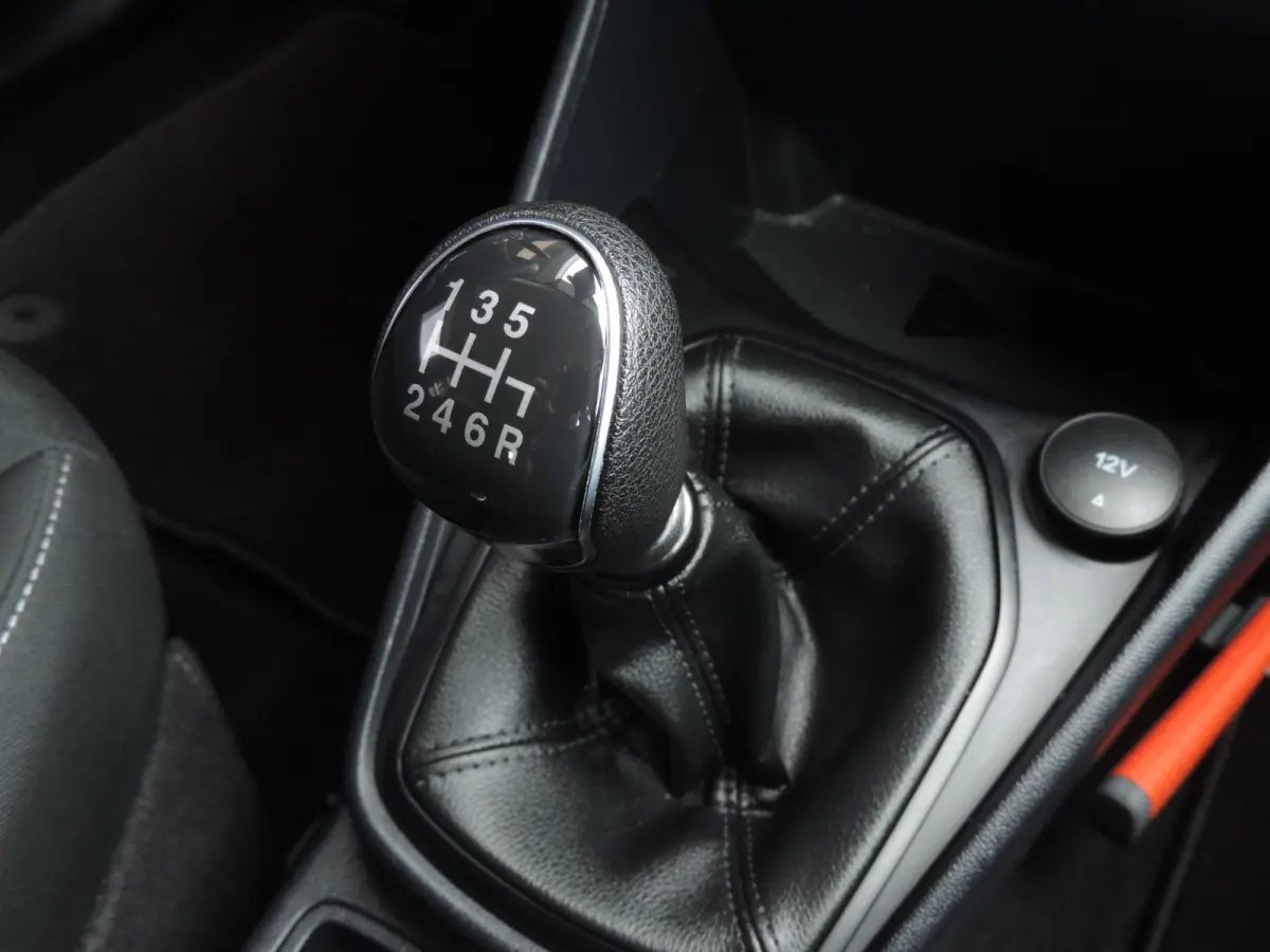1.0-T Connected 34.000km | LED kopl | CarPlay | Airco | Cruise contr | Bluetooth | DAB | 1e Eig