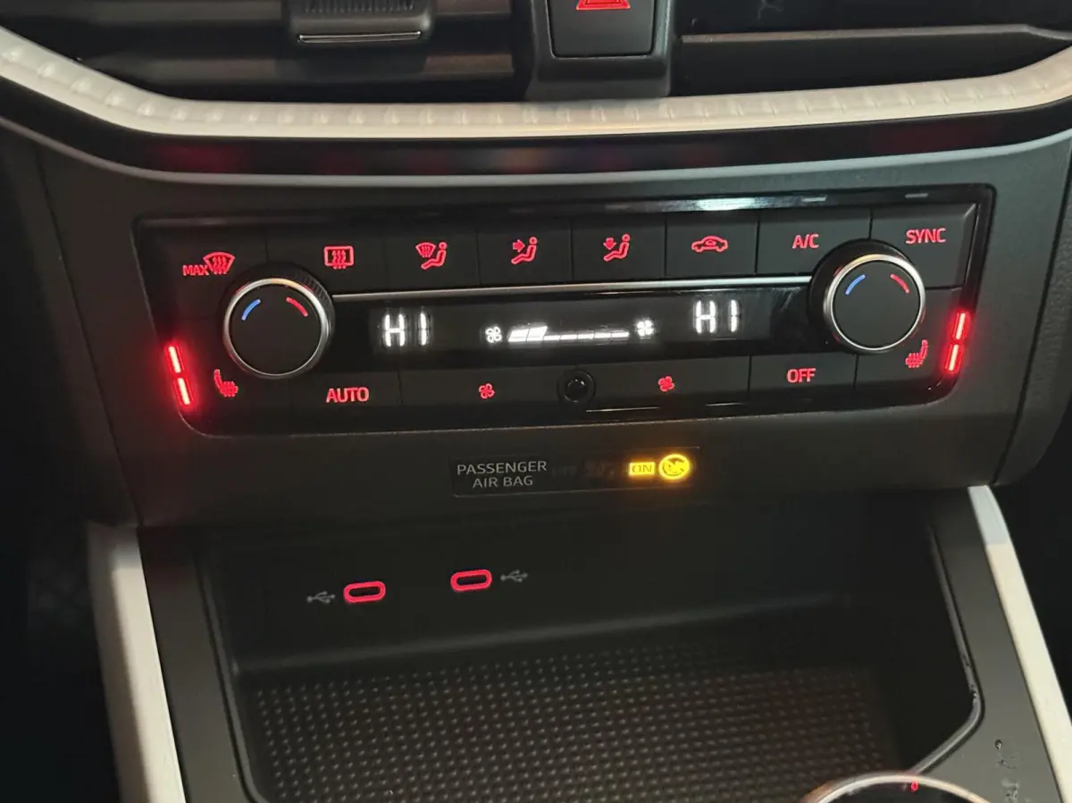 1.0 TSI Style stoelverwarming pdc cruise
