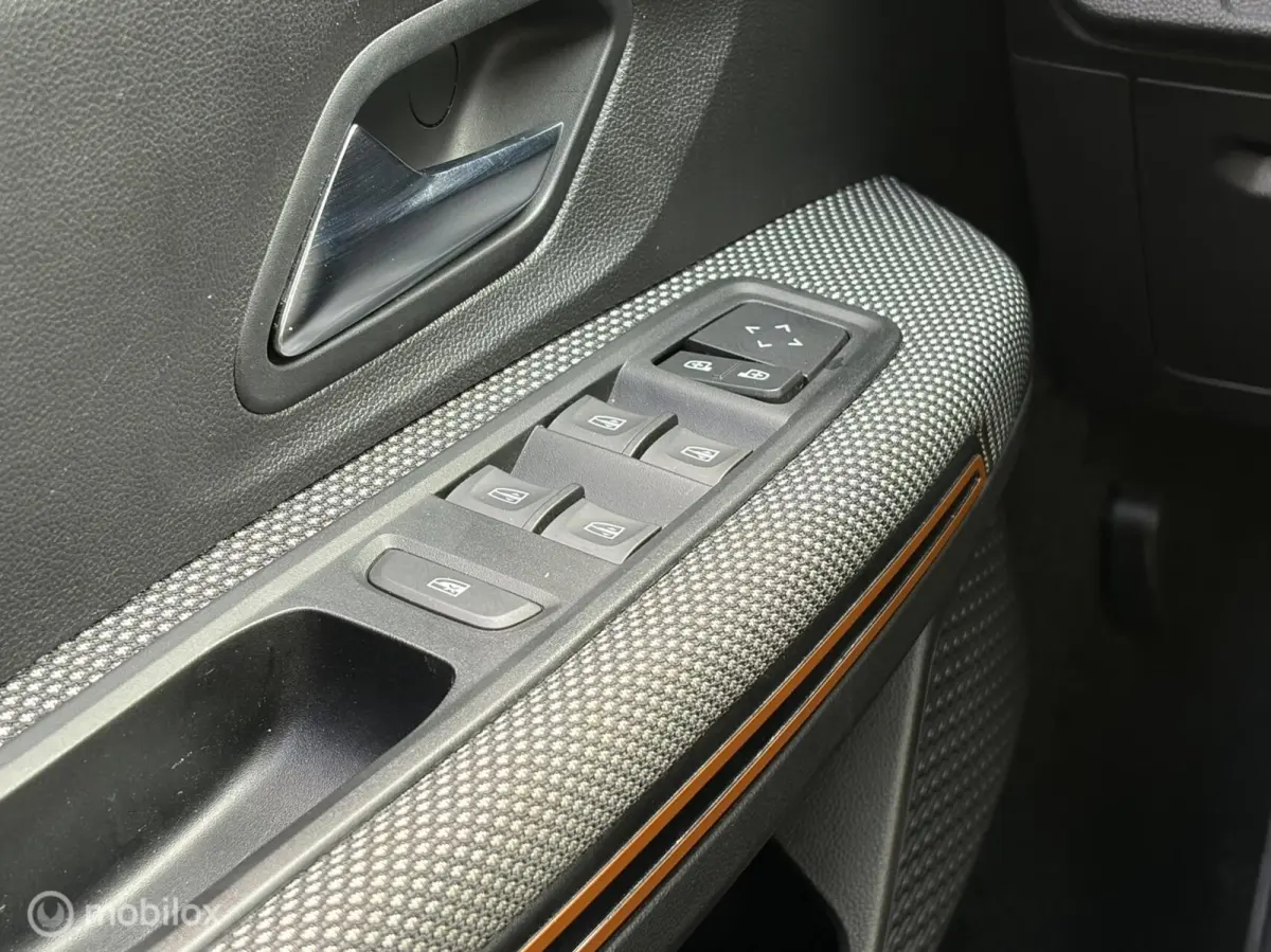 1.0 TCe 90 Comfort Clima / Keyless entry / nav / carplay 18.802KM!!!!
