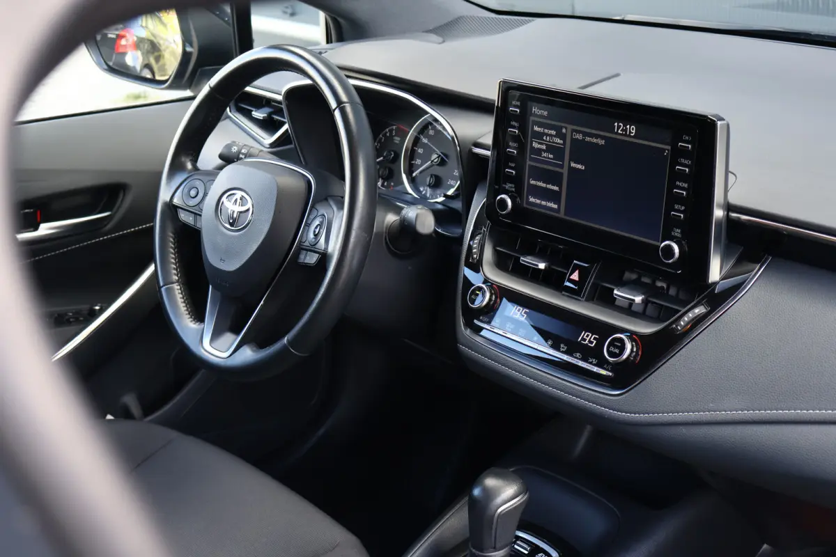 1.8 Hybrid Business Automaat | 10 jaar garantie! | Apple Carplay / Android Auto | Camera | Adaptieve Cruise Control