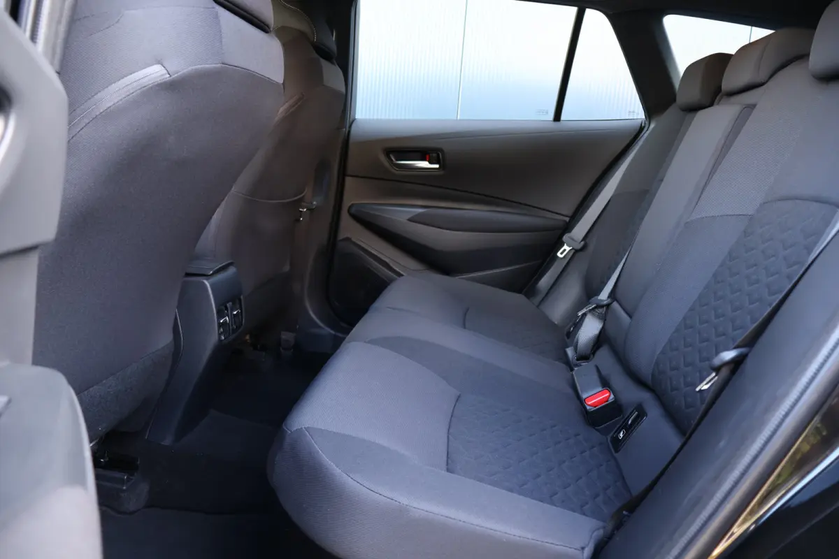 1.8 Hybrid Business Automaat | 10 jaar garantie! | Apple Carplay / Android Auto | Camera | Adaptieve Cruise Control