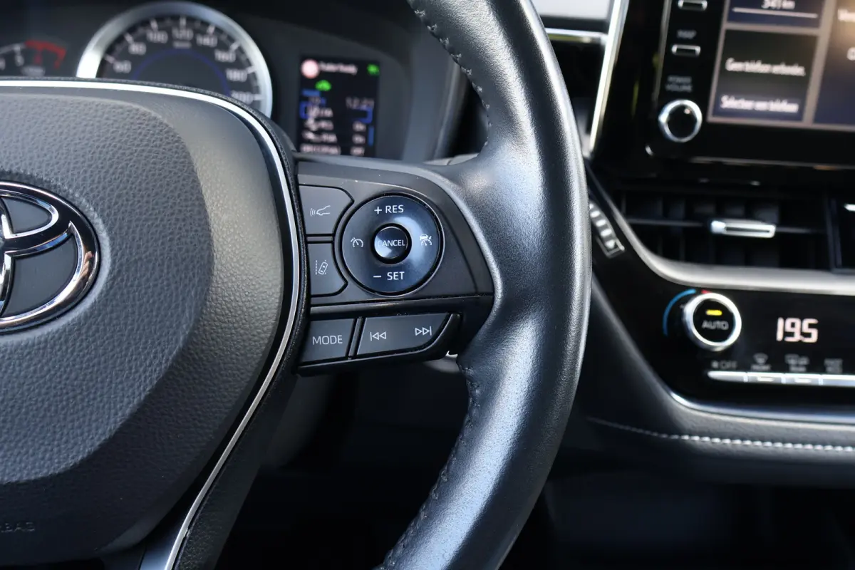 1.8 Hybrid Business Automaat | 10 jaar garantie! | Apple Carplay / Android Auto | Camera | Adaptieve Cruise Control