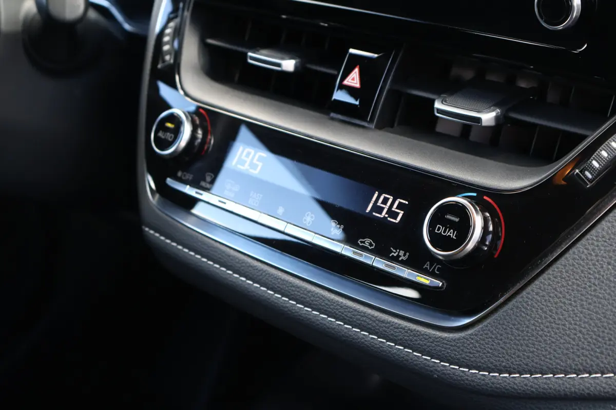 1.8 Hybrid Business Automaat | 10 jaar garantie! | Apple Carplay / Android Auto | Camera | Adaptieve Cruise Control