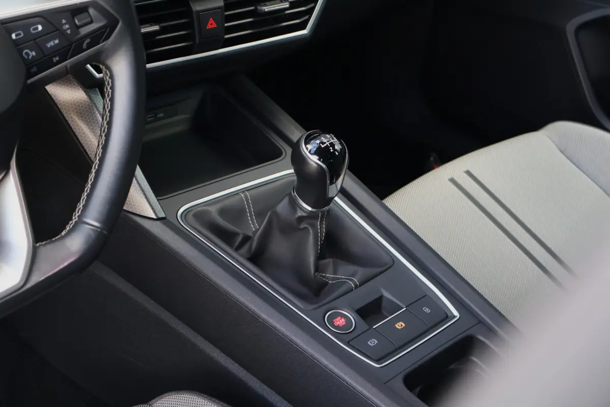 1.0 TSI Style Business Intense | Wegklapbare Trekhaak | Camera | Adaptieve Cruise Control | Apple Carplay / Android Auto