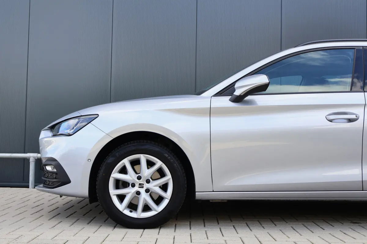 1.0 TSI Style Business Intense | Wegklapbare Trekhaak | Camera | Adaptieve Cruise Control | Apple Carplay / Android Auto
