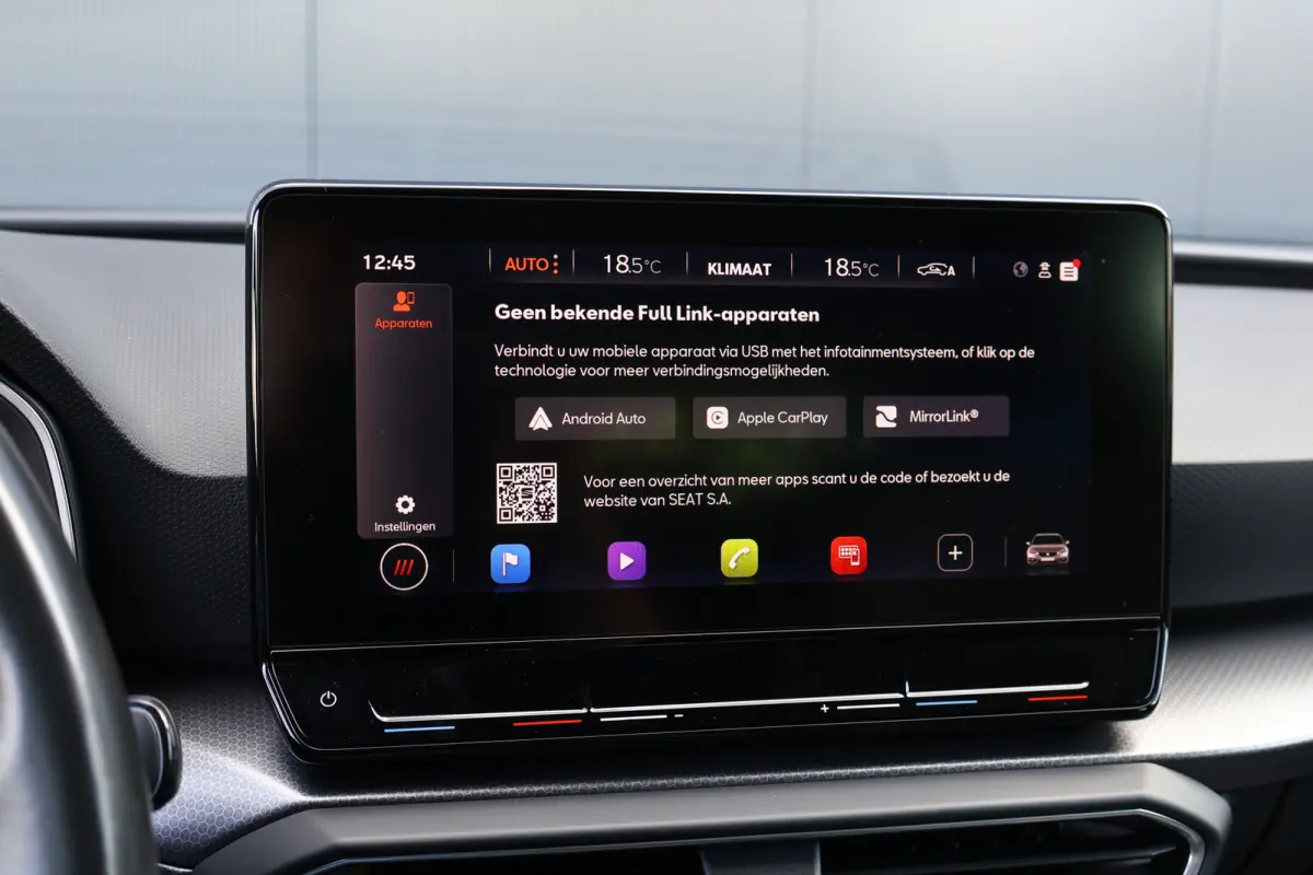 1.0 TSI Style Business Intense | Wegklapbare Trekhaak | Camera | Adaptieve Cruise Control | Apple Carplay / Android Auto