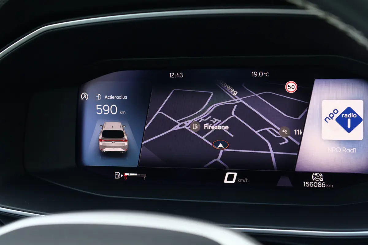 1.0 TSI Style Business Intense | Wegklapbare Trekhaak | Camera | Adaptieve Cruise Control | Apple Carplay / Android Auto