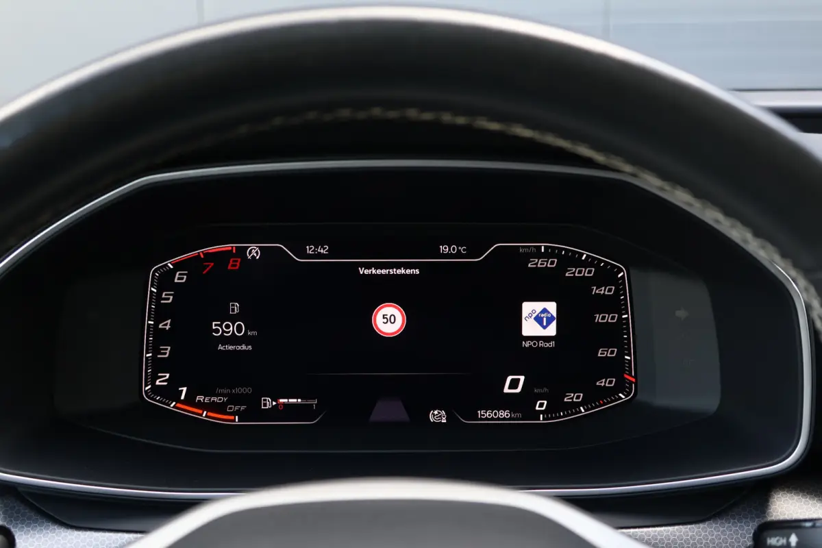 1.0 TSI Style Business Intense | Wegklapbare Trekhaak | Camera | Adaptieve Cruise Control | Apple Carplay / Android Auto