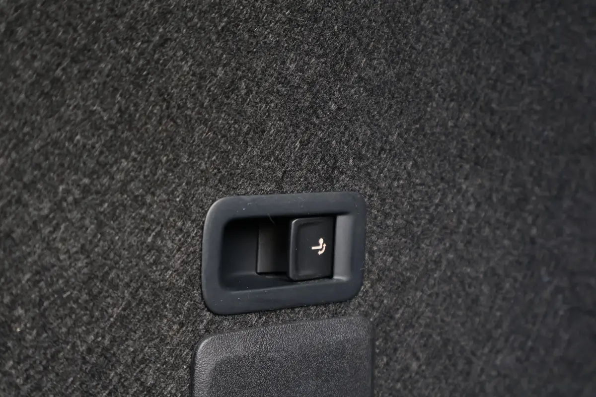 1.0 TSI Style Business Intense | Wegklapbare Trekhaak | Camera | Adaptieve Cruise Control | Apple Carplay / Android Auto