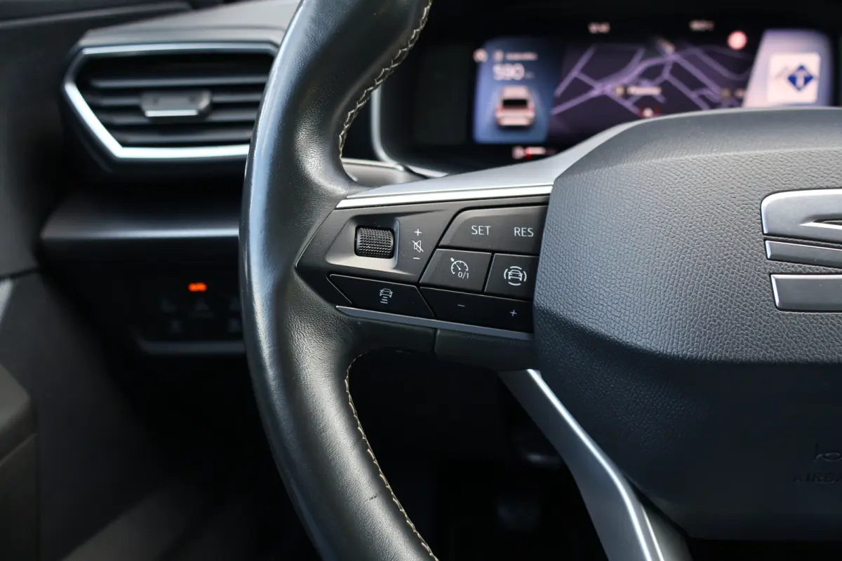 1.0 TSI Style Business Intense | Wegklapbare Trekhaak | Camera | Adaptieve Cruise Control | Apple Carplay / Android Auto