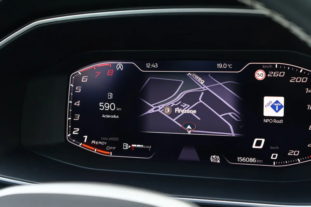 1.0 TSI Style Business Intense | Wegklapbare Trekhaak | Camera | Adaptieve Cruise Control | Apple Carplay / Android Auto