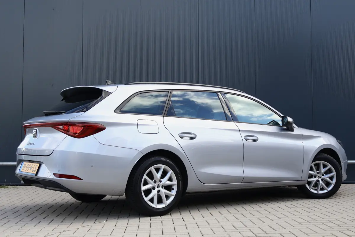 1.0 TSI Style Business Intense | Wegklapbare Trekhaak | Camera | Adaptieve Cruise Control | Apple Carplay / Android Auto