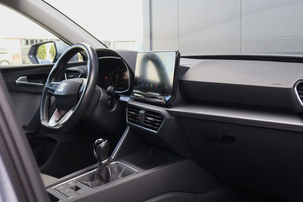 1.0 TSI Style Business Intense | Wegklapbare Trekhaak | Camera | Adaptieve Cruise Control | Apple Carplay / Android Auto
