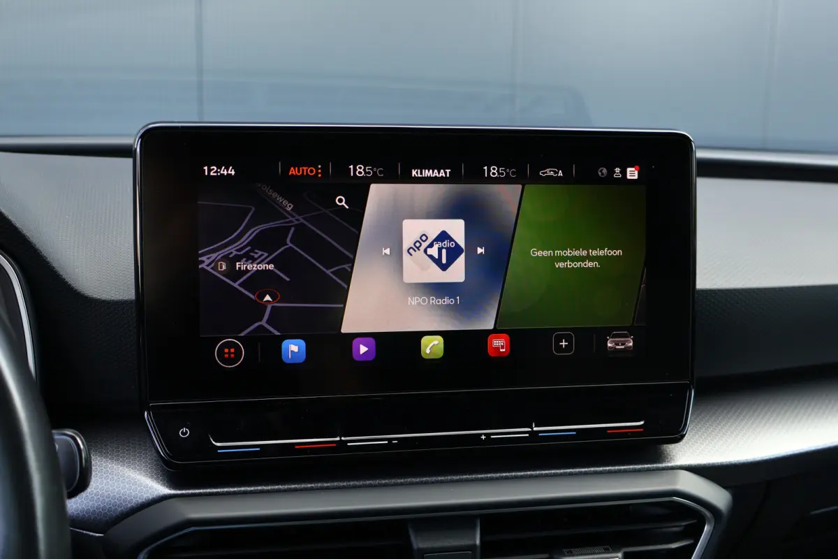 1.0 TSI Style Business Intense | Wegklapbare Trekhaak | Camera | Adaptieve Cruise Control | Apple Carplay / Android Auto
