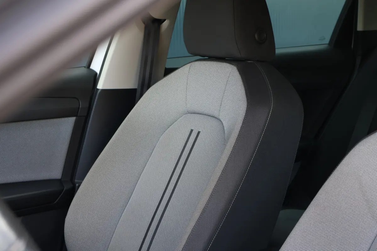 1.0 TSI Style Business Intense | Wegklapbare Trekhaak | Camera | Adaptieve Cruise Control | Apple Carplay / Android Auto
