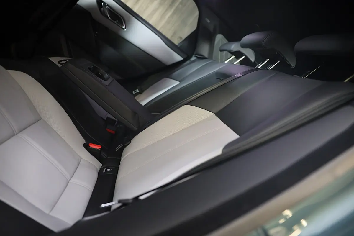 2.0 P400e Edition / Head Up / 360 Camera / Two Tone Leder / Acc / Lane Assist / Dode Hoek / Trekhaak