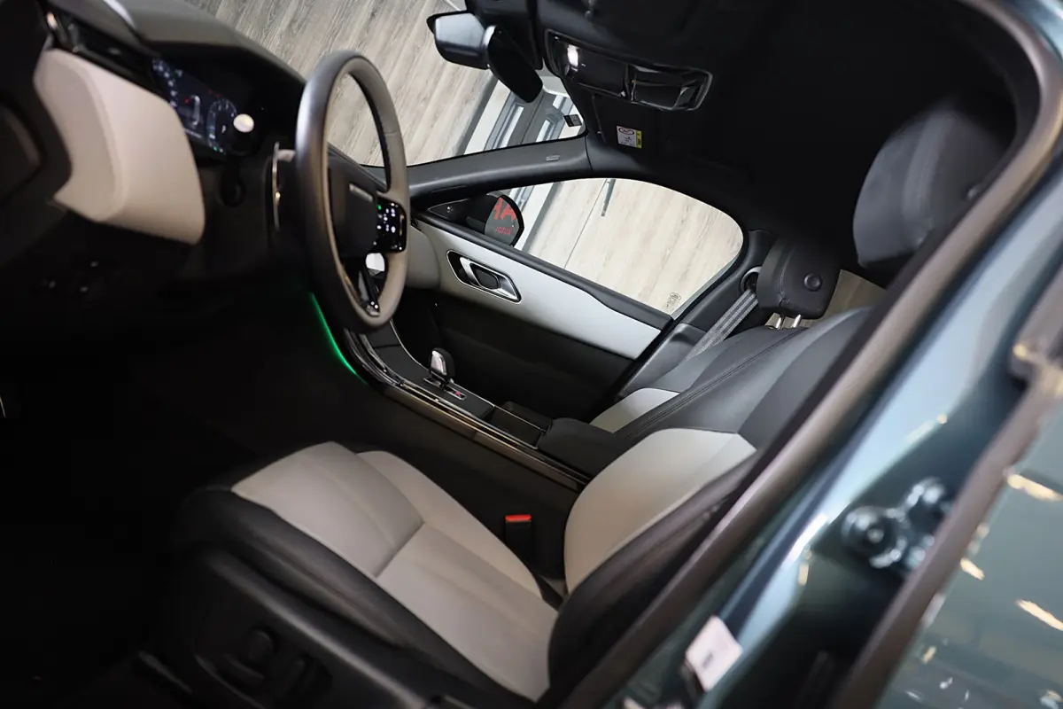 2.0 P400e Edition / Head Up / 360 Camera / Two Tone Leder / Acc / Lane Assist / Dode Hoek / Trekhaak