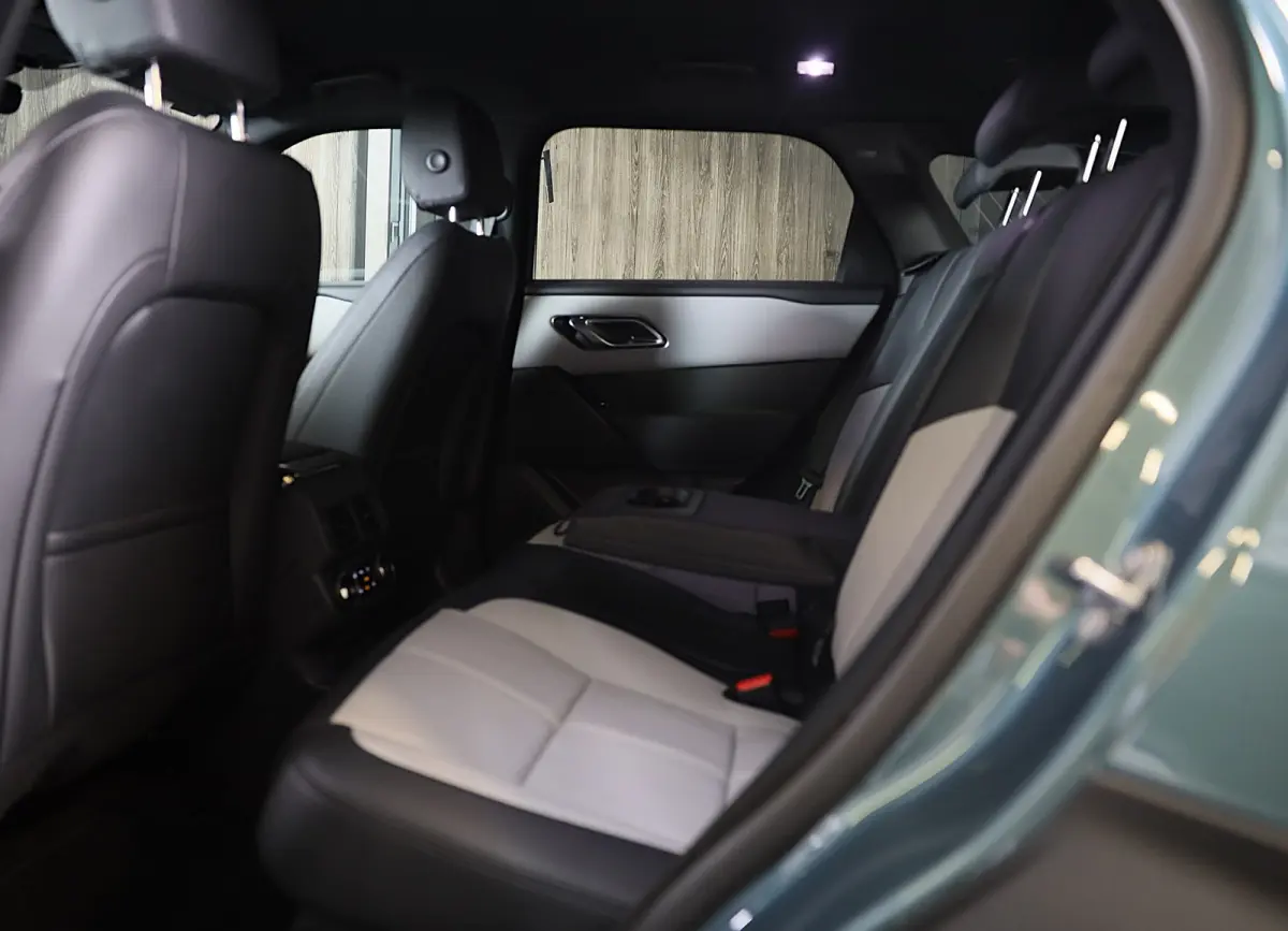 2.0 P400e Edition / Head Up / 360 Camera / Two Tone Leder / Acc / Lane Assist / Dode Hoek / Trekhaak