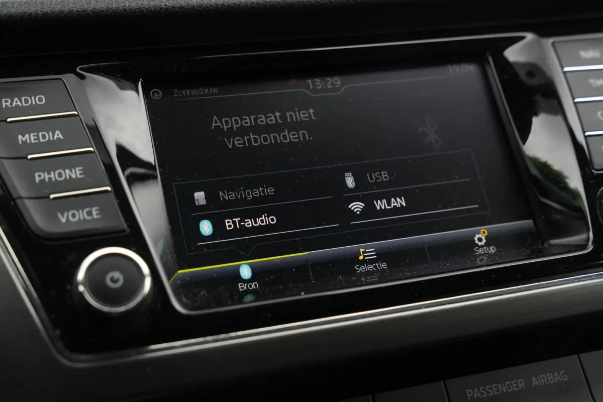 1.0 TSI Business Edition Carplay DAB+ Cruise Clima Navi 16''LM