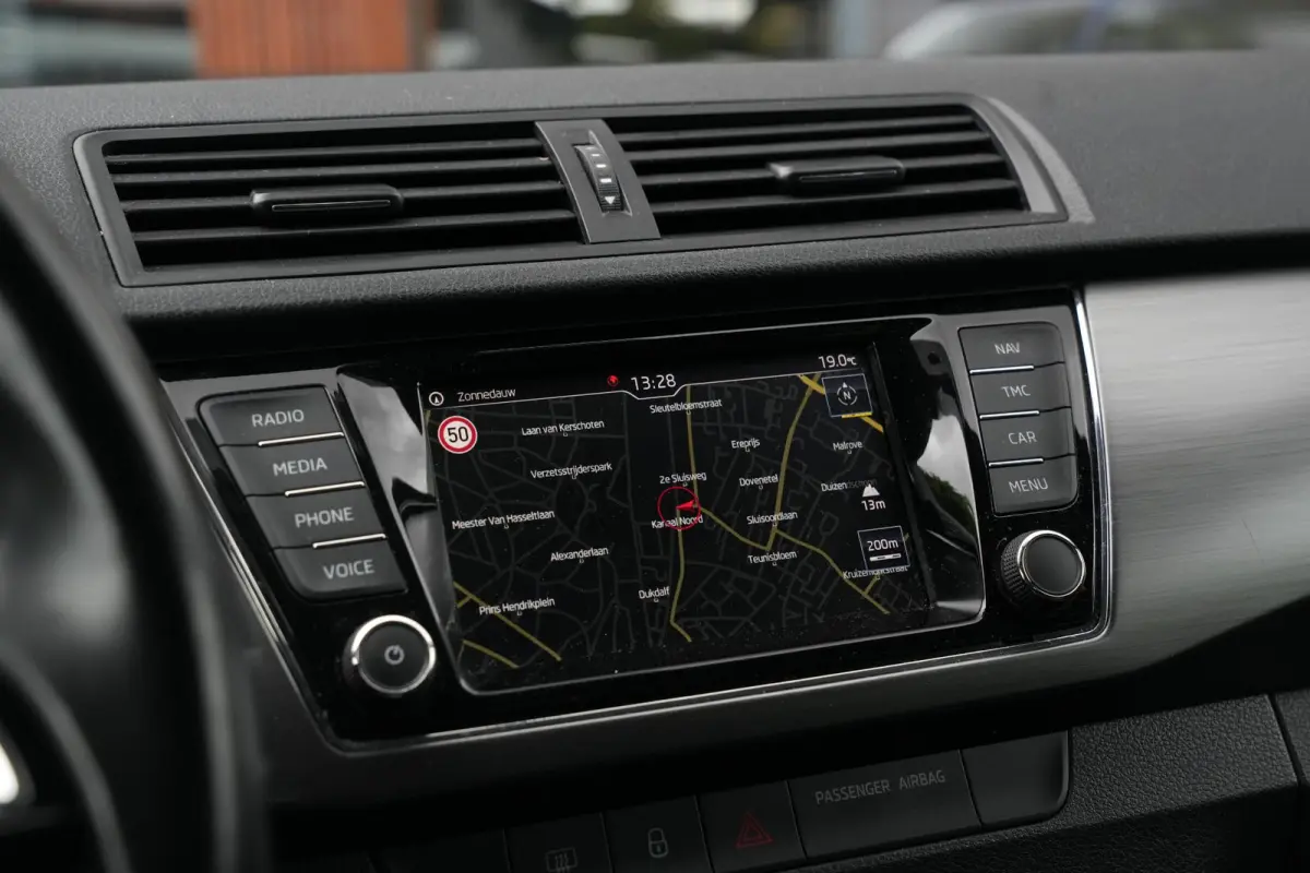 1.0 TSI Business Edition Carplay DAB+ Cruise Clima Navi 16''LM