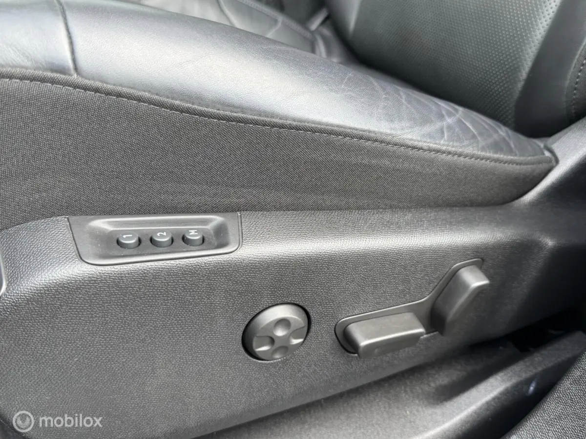 1.6 Plug-in Hybrid 225 Shine Pano Camera Vol