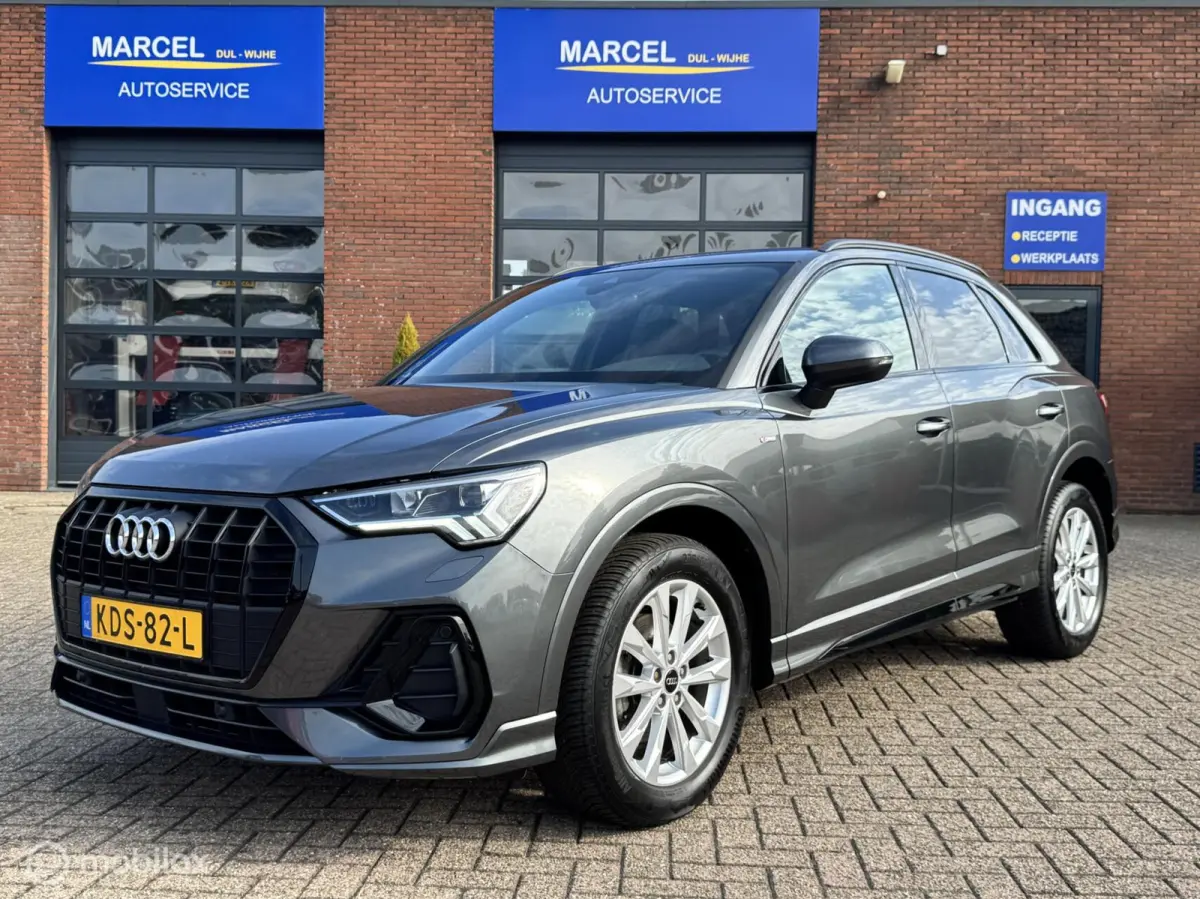 Audi Q3 2023 Benzine Handgeschakeld leasen