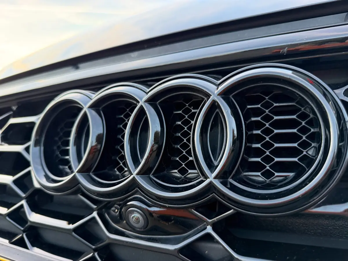 2.9 TFSI RS 4 quattro / Pano / Keramisch / ABT / Top View / Head-Up / Milltek