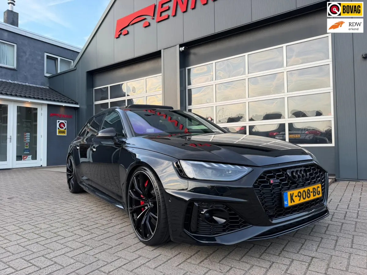 2.9 TFSI RS 4 quattro / Pano / Keramisch / ABT / Top View / Head-Up / Milltek